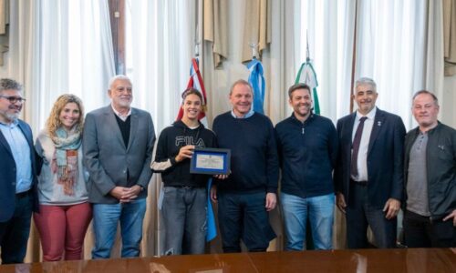 Calleri recibió junto al intendente De Rivas a la nadadora olímpica Macarena Ceballos